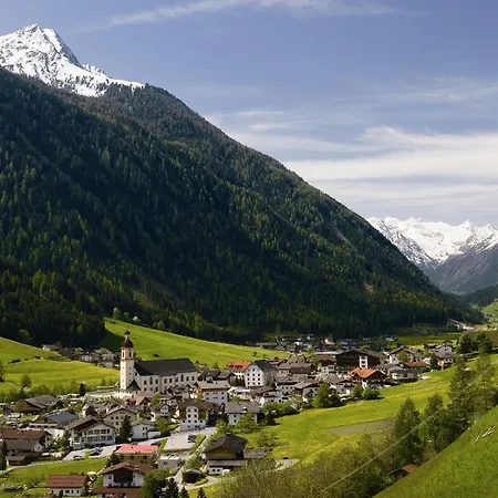 Alpenschloessl Boutique & Apartment Neustift im Stubaital