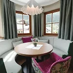 Alpenschloessl Boutique & Διαμέρισμα *