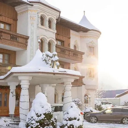 Alpenschloessl Boutique & شقة *