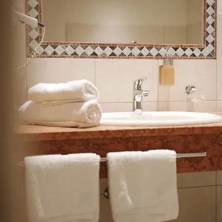 Alpenschloessl Boutique & Apartman Neustift im Stubaital
