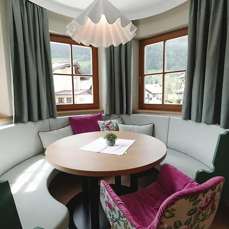Alpenschloessl Boutique & Apartman *